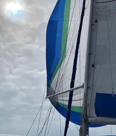 Botel Nuitee A Bord De Danilou Un Voilier De 9.50m Sete