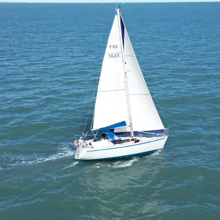 Botel Nuitee A Bord De Danilou Un Voilier De 9.50m Sete